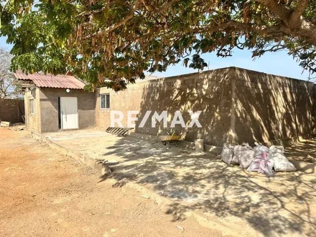 VENDO CASA EN MARAVEN