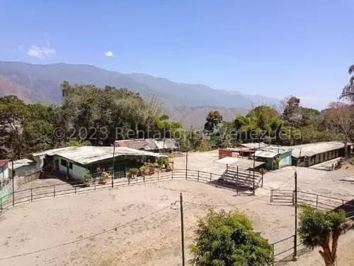 Terreno En Venta En Parque Caiza Caracas Caballeriza 26000 Metros