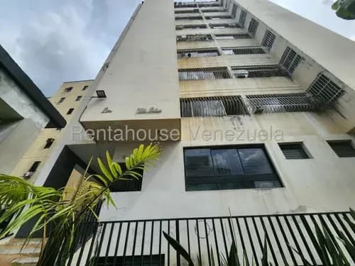 Julio Latouche 26-19852 Apartamento En Venta Casco Central Naguanagua Valencia, Amplio, Cómodo E Iluminado, Piso Medio, Pozo De Agua..