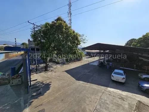 Venta De Terreno Con Oficinas Entrada La Julia Intercomunal. Ljsa 25-16811