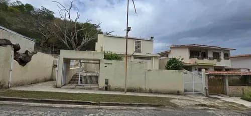 Venta De Casa En Trigal Norte. Valencia A Remodelar