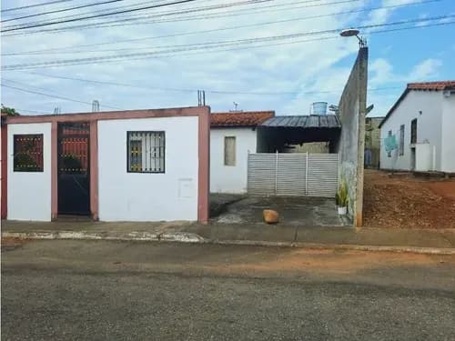 Casa En La Urb. Ciudad Varyna Ve16-035cv-gmen
