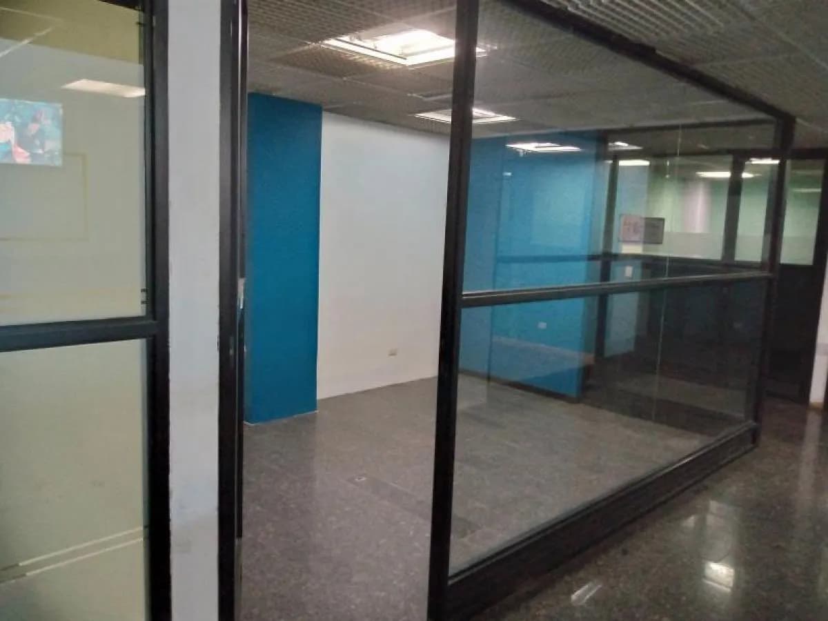 Alquiler de Local Comercial en el C.C. MACARACUAY PLAZA (C2 11F)