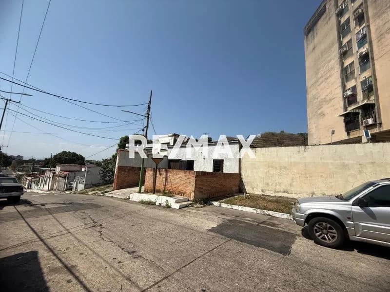 Venta casa comercial avenida Anzoátegui muy cerca del elevado los colorados