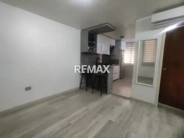 APARTAMENTO EN VENTA URB. EL LAGO II