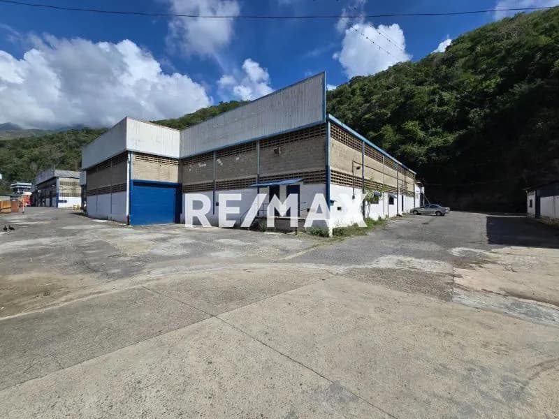 Alquiler de Galpón Industrial en Caucaguita Mun. Sucre (1-C)