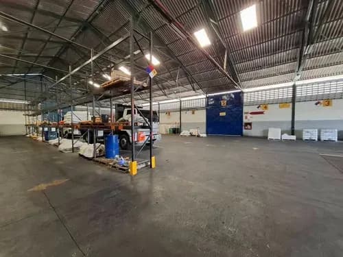 Ventade Empresa De Químicos Con Galpón - Zona Industrial. Maquinaria Y/o Equipamiento. Rg