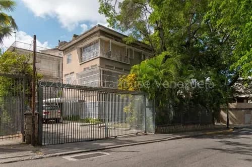 Edificio Comercial En Venta El Bosque 24-14946
