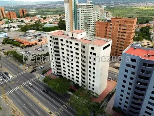 Lisbeth Delgado Vende Apartamento Av. Lara Zona Este Barquisimeto Cod. 25-11877 De 270.80 Mts2 Con Planta Eléctrica