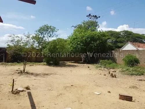 Amplio Terreno En Venta En Esquina Calle Urdaneta De Coro # 26-9569