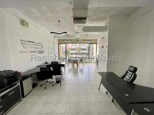 Raíza Suárez Alquila 2 6 1 1 5 5 6 Extraordinaria Oficina De 51m2 Totalmente Equipada, Hermosa Vista Panorámica, Planta Eléctrica, Ubicada Al Este De Barquisimeto