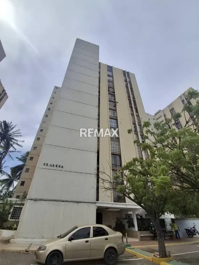 APARTAMENTO PARA REMODELAR EN VENTA ISLA DORADA MARACAIBO