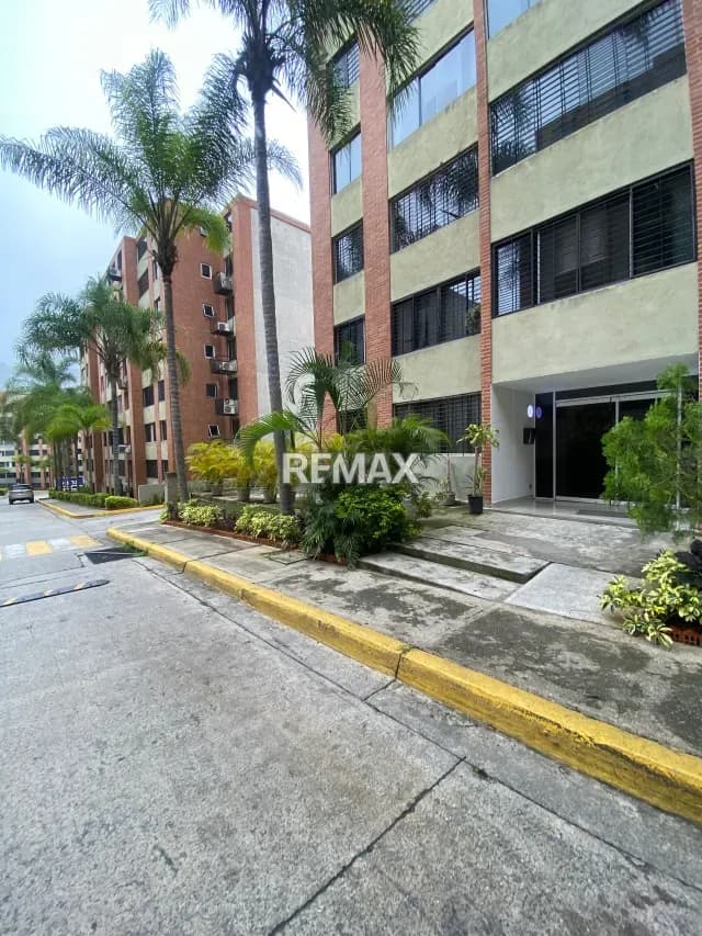 Venta Apartamento Planta Baja 2H 2B 1P Los Naranjos Humbolt