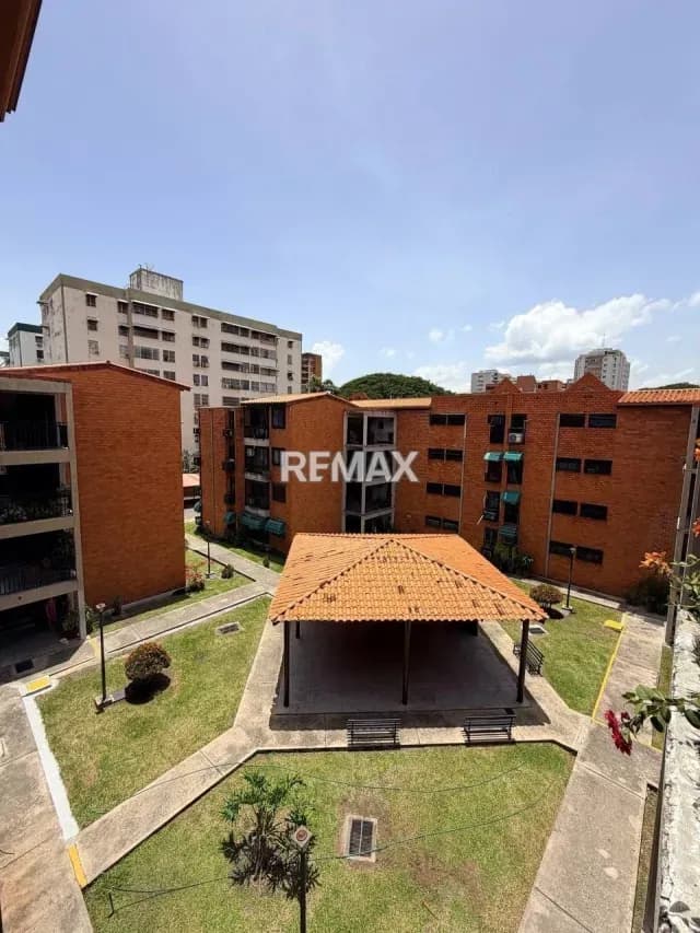 Céntrico Apartamento en venta en Base Aragua