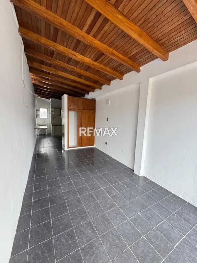 APARTAMENTO TIPO ESTUDIO EN ALQUILER EN URBANIZACION BAJUMBAL