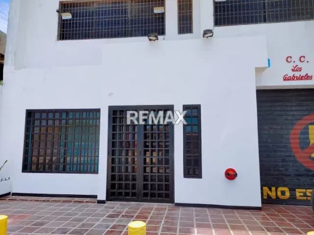 Local en Alquiler. Urb. Santa Fe