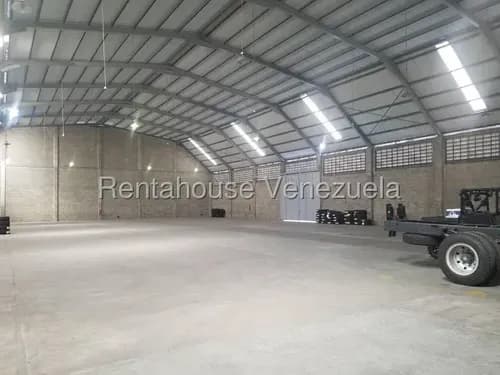 Galpon Comercial En Alquiler, Con Luz Trifasica, Sistema De Seguridad. Carlina M. Alquila
