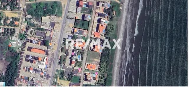 Vende Terreno de 562 m2 En Tucacas A Pocos Metros De La Playa, Con Fácil Acceso Y Cercano A Hotel, Posadas Y Comercios.
