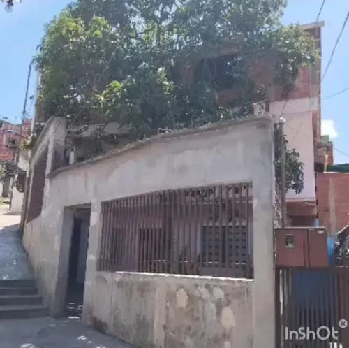 Venta Casa Parte Alta Los Magallanes De Catia.