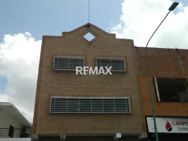VENDO EDIFICIO DE OFICINAS EN BARQUISIMETO