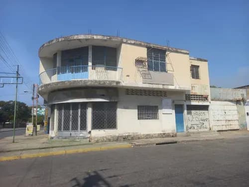Venta Local De Esquina Con Apartamento Para Remodelar O Realizar Un Nuevo Proyecto De Construcción Ubicado En La Avenida Bolívar Maracay Estado Aragua 022js