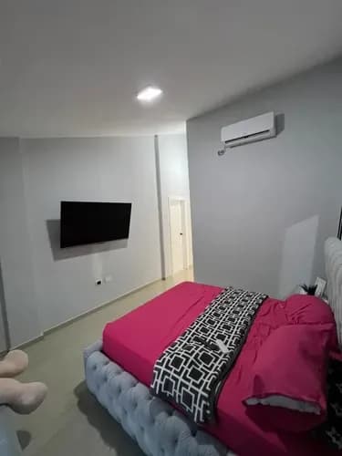 Townhouse Remodelado En Residencias Cumbres De La Esmeralda San Diego Estado Carabobo *amoblado.* 155,35 Mts2 Terreno 155 Mts2 Construcción. Distribución 3 Habitaciones Con Closets Modernos