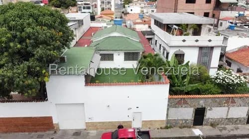 Casa En Venta. Urb. El Paraiso . 26-12808 Neyla Cedeño.