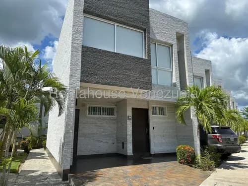 Townhouse En Venta - Higuerote, Puerto Encantado - Scarlet Contreras - Mls 26-7526