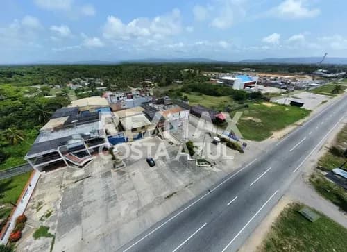 En Venta Construccion Comercial En La Milla Comercial De Tucacas A Orilla De Carretera.