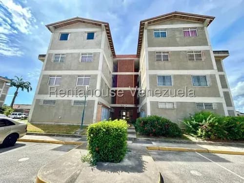 Estupendo Apartamento En Venta En Urbanismo Privado Ubicado En Una De Las Entradas De La Ciudad De Cabudare Junior Alvarado 26-17414