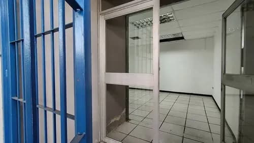 Mml Cod: 326457 Oficina En Alquiler Zona Industrial Municipal Norte Condominio Privado, Canon: 500$ Clientes Directos