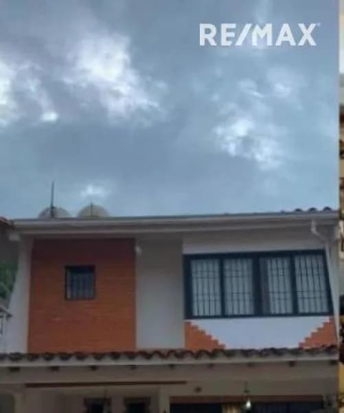 En venta bella Casa Amoblada en Urbanización Terrazas de Monterrey