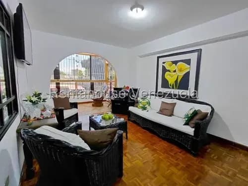 Apartamento En Venta En Barquisimeto Zona Este Codigo 2 6 3 1 7 3 Mildred Maravilloso Apartamento De 109 M2, Ubicado En Piso Bajo. Tiene Como Gran Bondad Su Ubicacion, La Cual Te Permite Tener Acceso