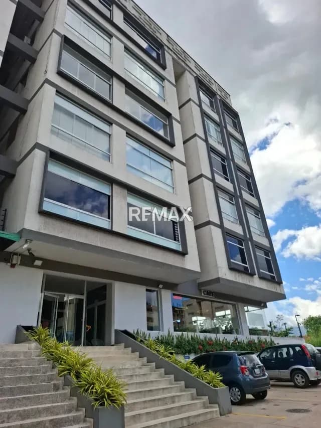ALQUILER Edificio Acuarela Ubicado frente a la Clinica Trinidad Av. Los agustinos.