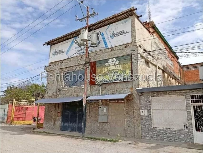 Comercial (Edificio) en Venta en Zona Oeste, Lara