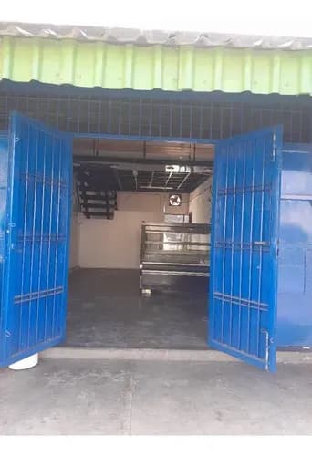 Local Comercial En Alquiler Ubicado En El Mercado Periferico La Candelaria Valencia. St