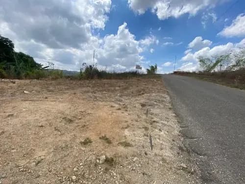 Se Vende Terreno De 5000 M2 En Bosques De La Lagunita. Ncm
