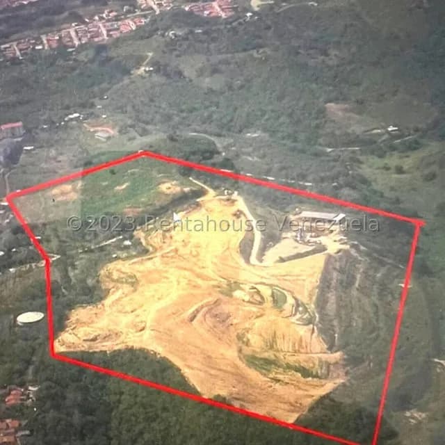 Terreno (Comercial) en Venta en Mata Linda, Miranda