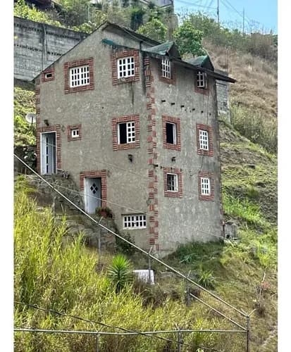Chalet Tipo Colonial Junquito