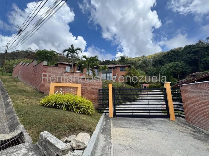 Casa (Duplex) en Venta en Oripoto, Distrito Metropolitano