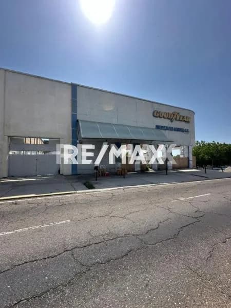 Terreno en Venta en Esquina Estratégica de Bella Vista ideal para Proyecto Comercial o Residencial