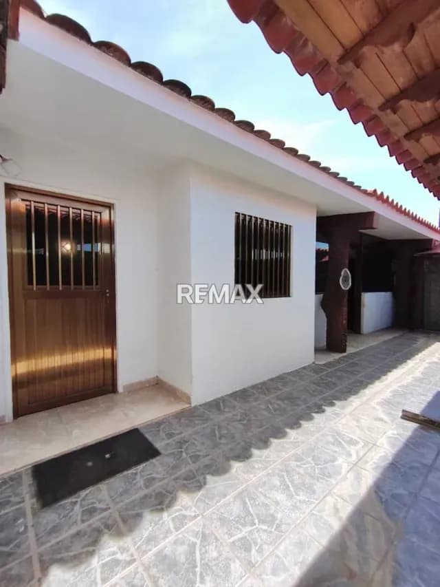 CASA CON PISCINA