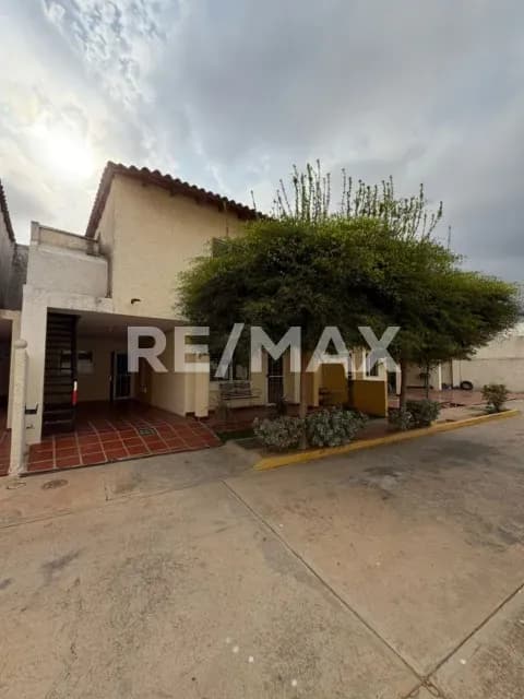 TOWNHOUSE EN VENTA VILLA APAMATES