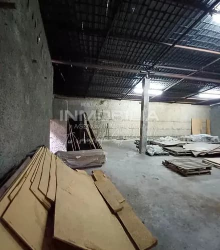 Bajón De Precio Catia Gato Negro Galpon 1.000 Mt2 Con Dos Locales Comerciales