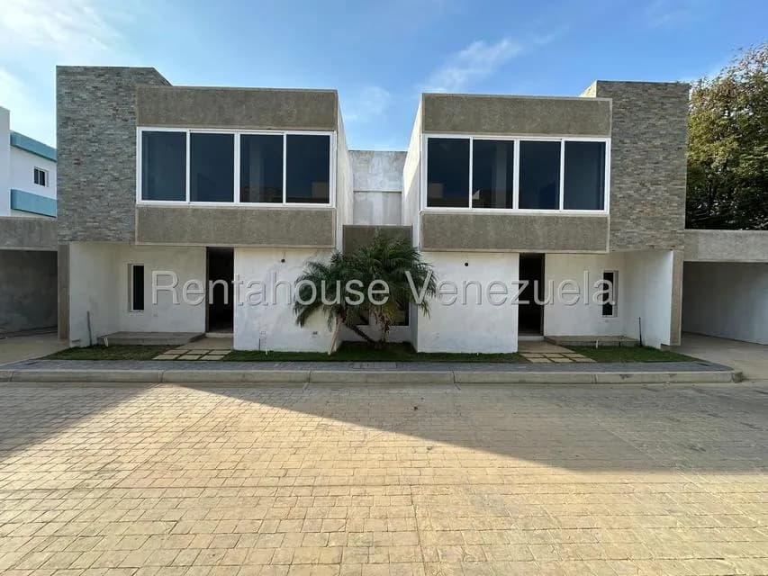 Casa (Duplex) en Venta en Sector San Bosco, Falcon