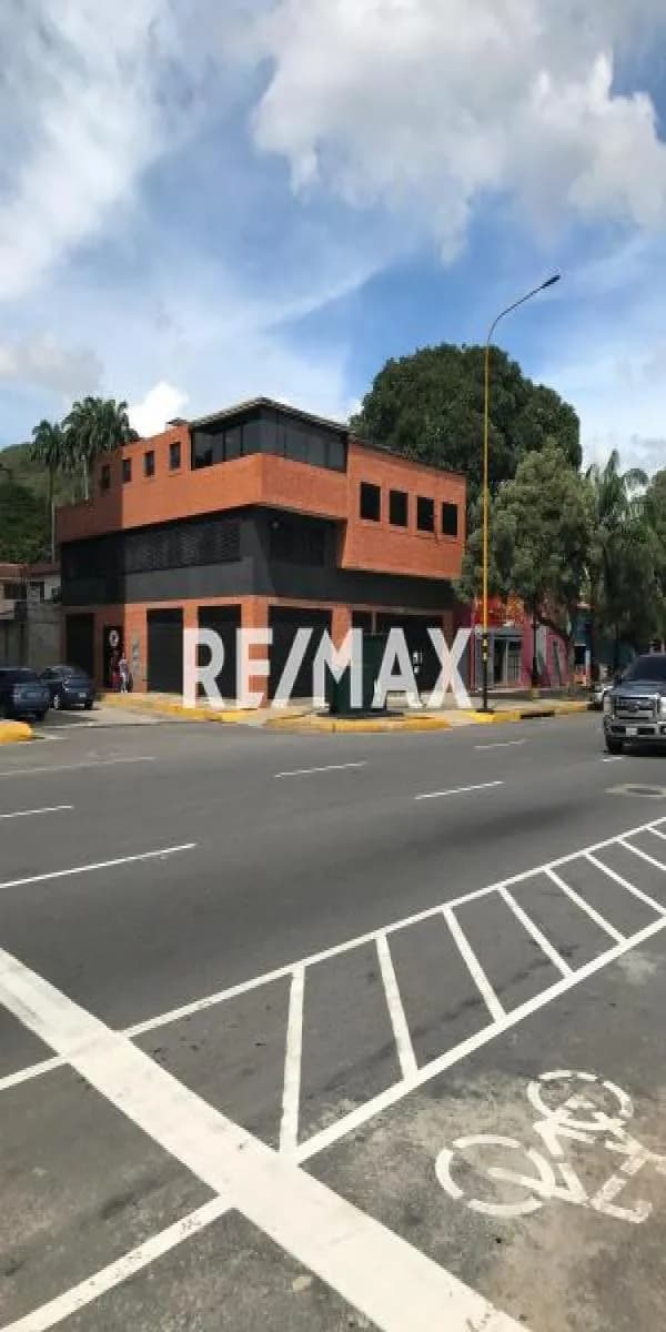 EDIFICIO COMERCIAL EN VENTA EN AVENIDA BOLÍVAR NORTE