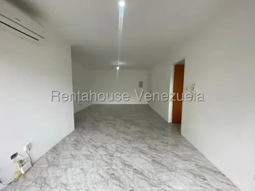 Apartamento En Venta El Paraiso 26-18508 Jca