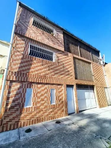 Venta De Casa Quinta En Av. Universidad Naguanagua 1448 Inmobiliaria Maggi