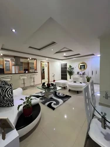 Hc *nueva Caphc Vende Moderno Apartamento Ubicado En Ciudad Alianza, Res. Parque Bolivar.* Cuenta Con 170 Mts2 Planta Baja 3 Habitaciones Amplias Cada Una Con Clos