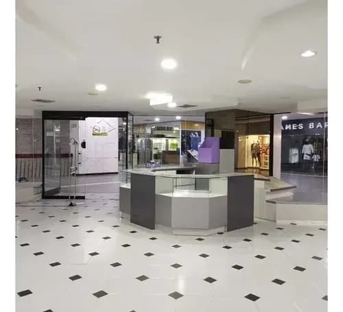 Local En Venta Ccct, Chuao, 208 M2, 2b/2p. Excelente Ubicación.
